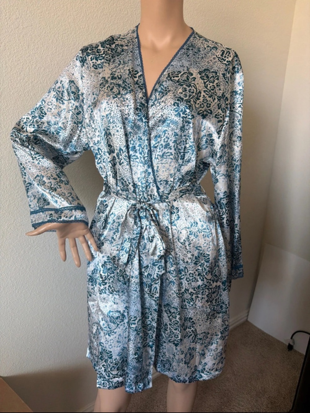 New Jones New York Silky Floral Robe - Teal & White L/XL
